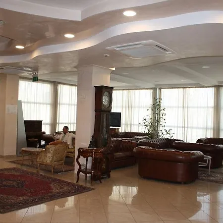 ガストン 4* リミニ